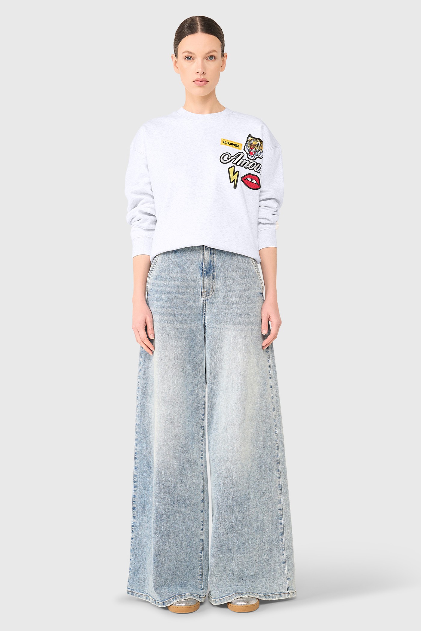 ANDY SWEATER LICHT GRIJS PATCHES